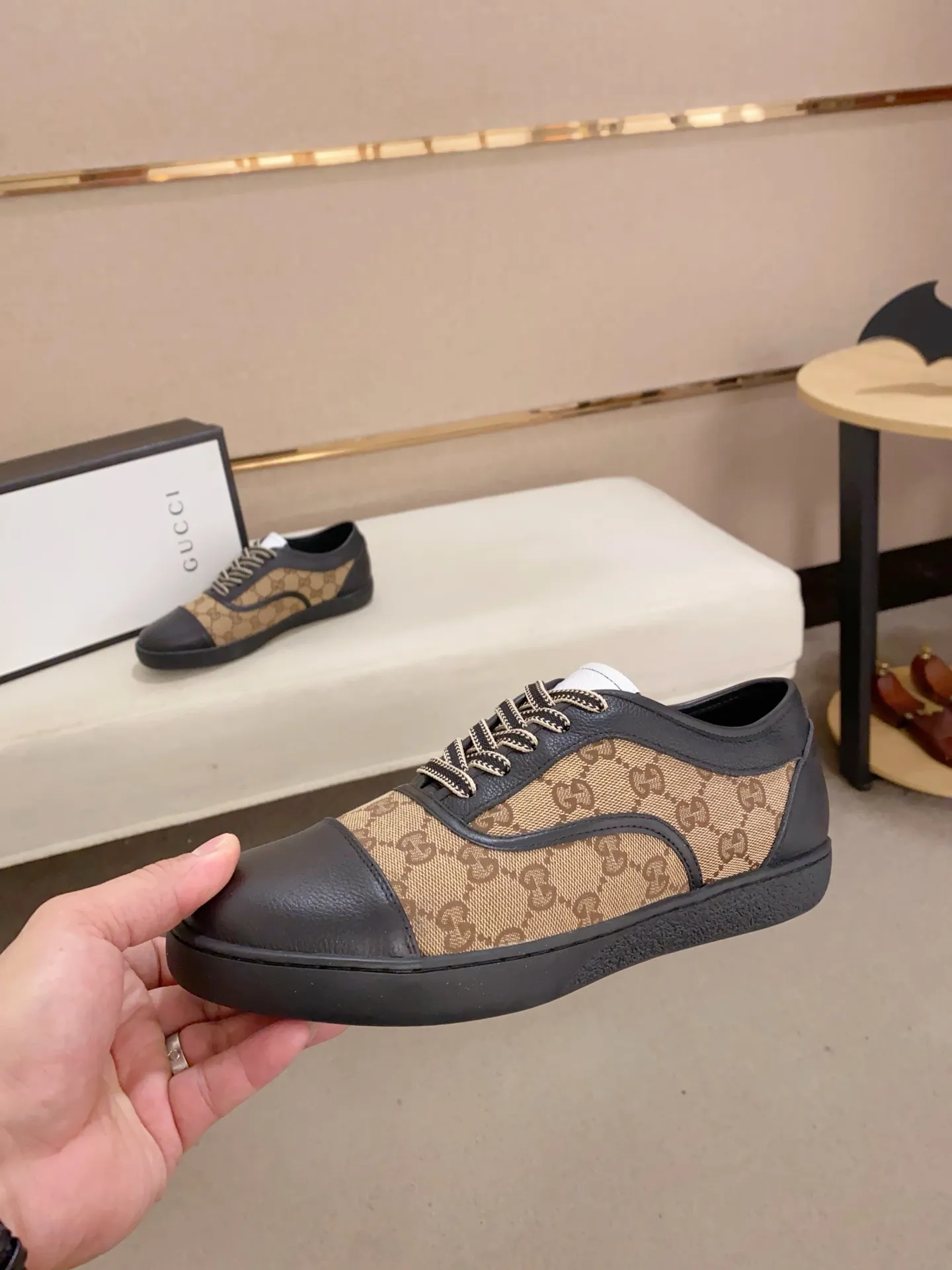 Men's clothing and shoes💰:400💰 (GUCCI) The latest model from the official website 🎁🎁Casual and fashionable men's shoes👟, hot style 💥The version is simple and elegant, exclusive for trendy men. Unique official website latest brand elements 👑Gucci original decoration, fashionable and generous, the fabric is original cowhide ✅sheepskin lining, the official website specifies wear-resistant casual outsole, the classic model is taken in kind at the counter🎬38-44 (45 is not returned or exchanged)